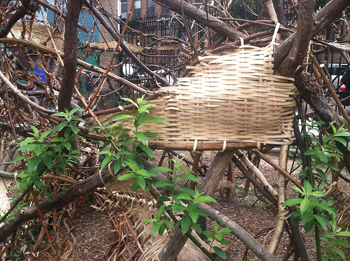 8.-Momm-Pod-detail-with-Willow-&-Weave
